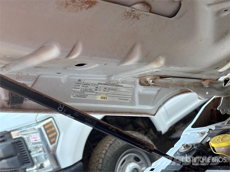 Ford F-250 XL 4x4 Crew Cab Utility Truck Pickup/Sideaflæsning