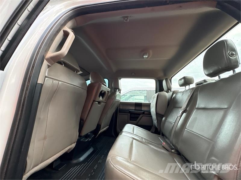 Ford F-250 XL 4x4 Crew Cab Pickup 기타