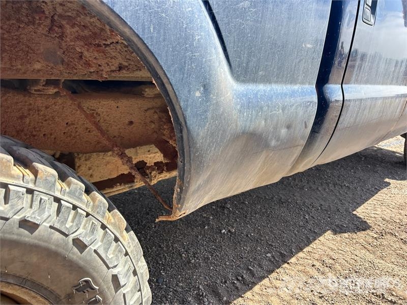 Ford F-250 XL 4x4 Crew Cab Pickup Other