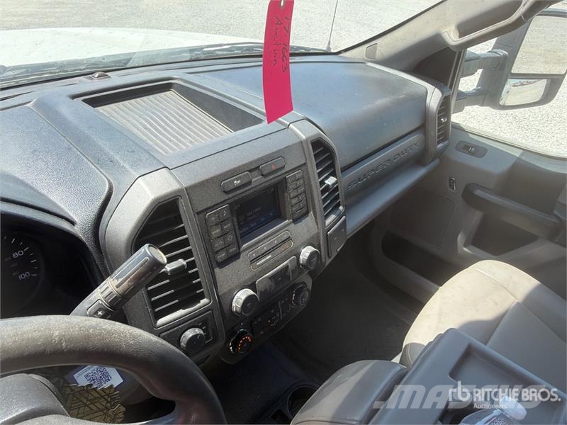 Ford F-250 XL 4x4 Crew Cab Pickup Anders