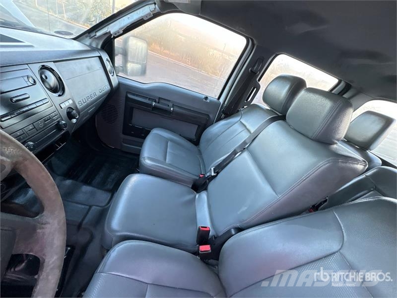 Ford F-250 XL 4x4 Crew Cab Pickup Citi