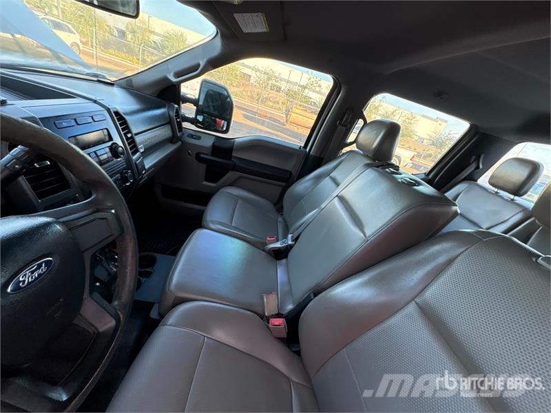 Ford F-250 XL 4x4 Crew Cab Pickup Citi