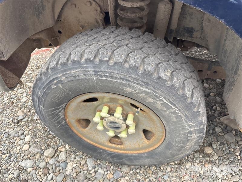 Ford F-250 XL 4x4 Crew Cab Pickup Drugi