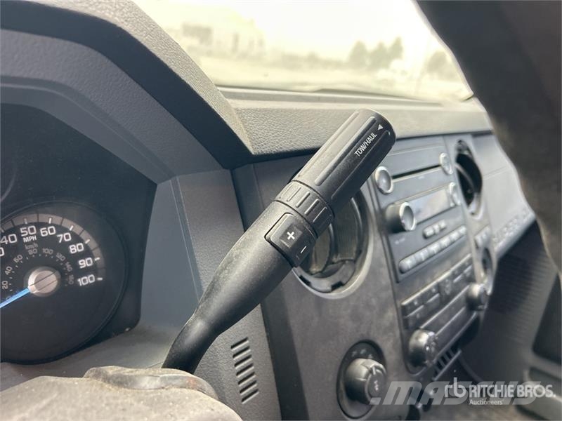 Ford F-250 XL 4x4 Crew Cab Pickup Інше