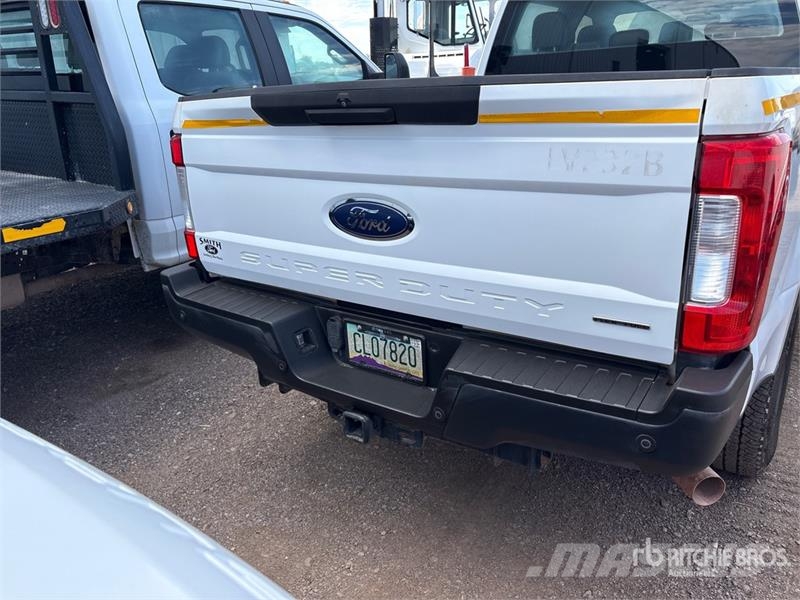 Ford F-250 XL 4x4 Crew Cab Pickup Otras furgonetas