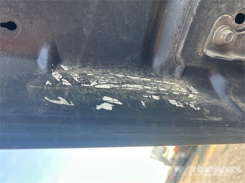 Ford F-250 XL 4x4 Crew Cab Pickup (Inoperable) Muu