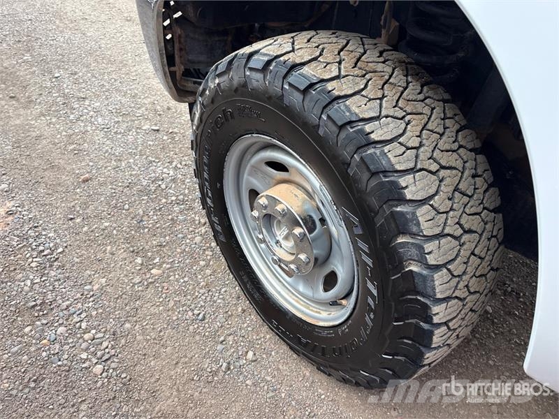 Ford F-250 XL 4x4 Crew Cab Pickup Anders