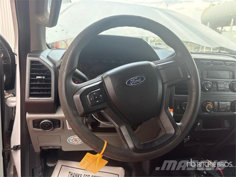 Ford F-250 XL 4x4 Crew Cab Pickup Ostalo