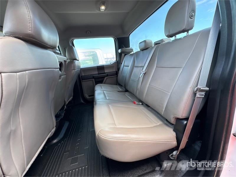Ford F-250 XL 4x4 Crew Cab Pickup Otras furgonetas