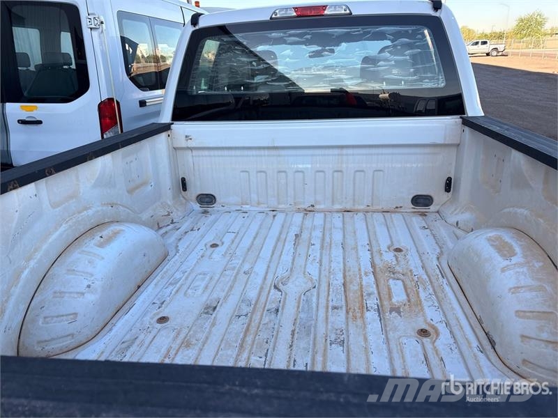 Ford F-250 XL 4x4 Crew Cab Pickup Citi