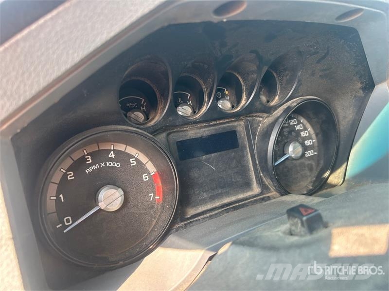 Ford F-250 XL 4x4 Crew Cab Pickup (Inoperable) Muu