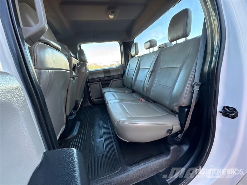 Ford F-250 XL 4x4 Crew Cab Pickup Citi