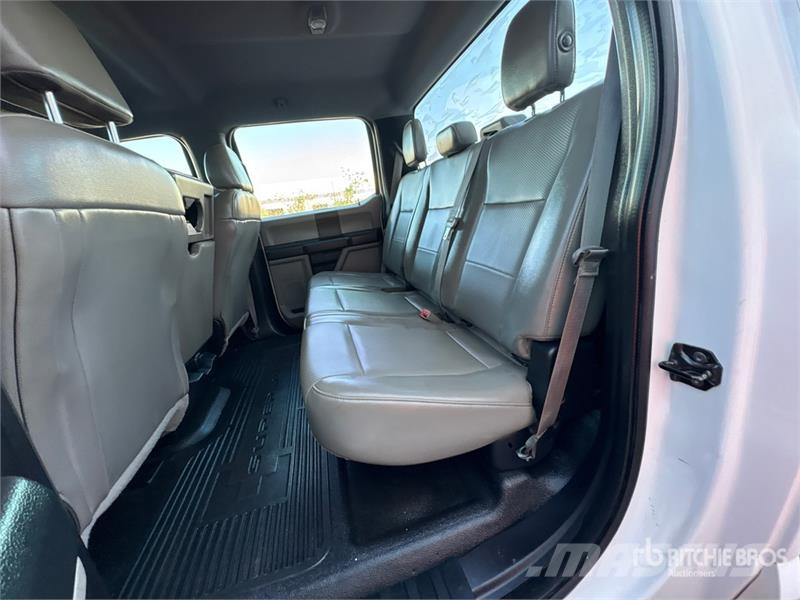 Ford F-250 XL 4x4 Crew Cab Pickup Citi