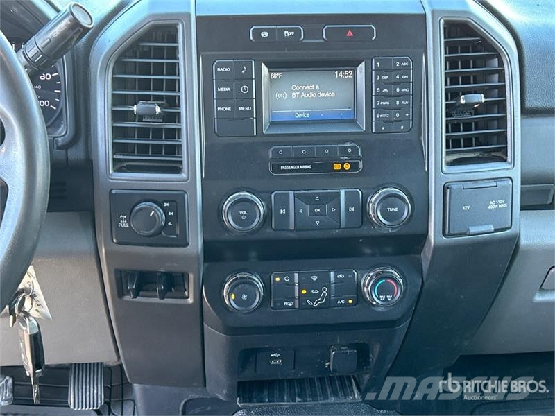 Ford F-250 XL 4x4 Crew Cab Pickup Otros