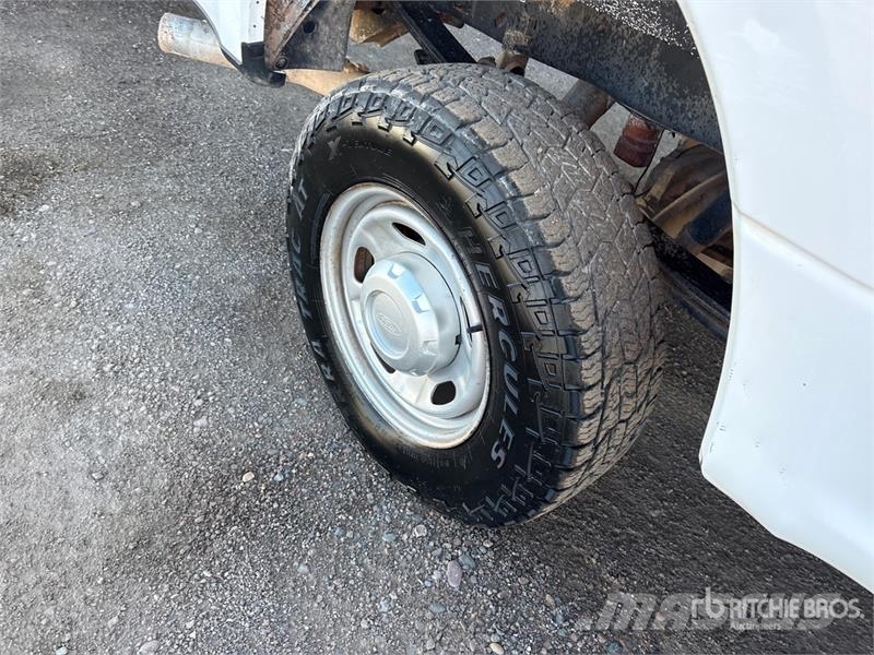Ford F-250 XL 4x4 Crew Cab Pickup Citi