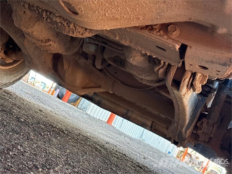 Ford F-250 XL 4x4 Crew Cab Pickup Drugi