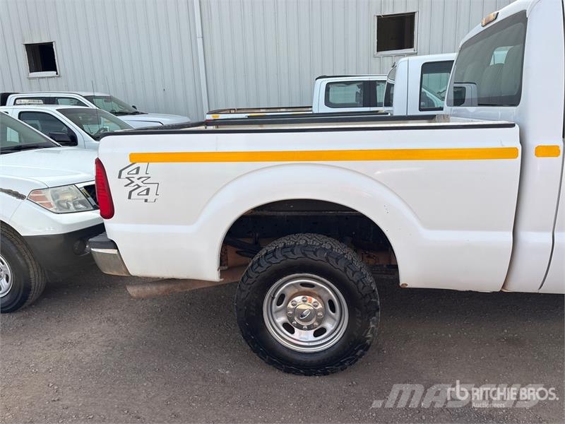 Ford F-250 XL 4x4 Crew Cab Pickup Anders