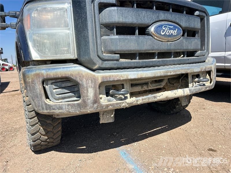Ford F-250 XL 4x4 Crew Cab Pickup Other
