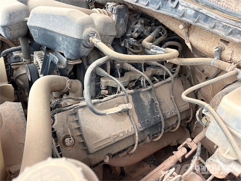 Ford F-250 XL 4x4 Crew Cab Pickup (Inoperable) Ostalo