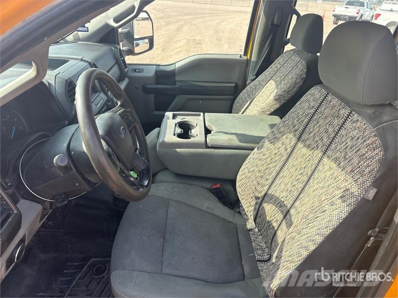 Ford F-250 XL 4x4 Crew Cab Pickup Citi