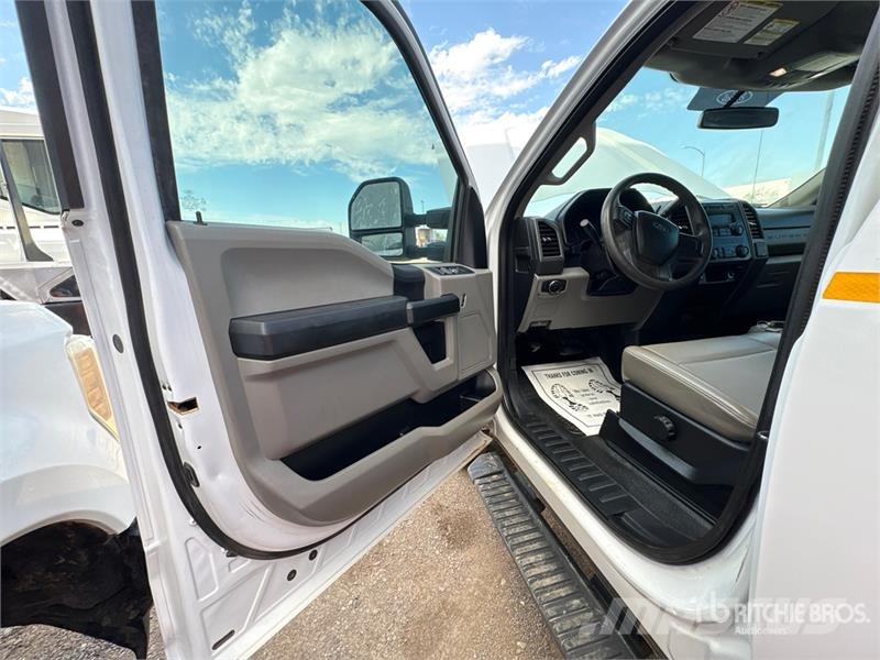 Ford F-250 XL 4x4 Crew Cab Pickup Otras furgonetas