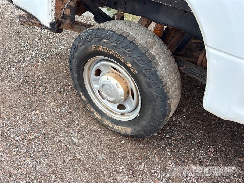 Ford F-250 XL 4x4 Crew Cab Pickup Citi