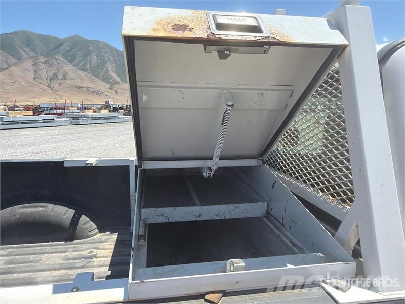 Ford F-250 XL 4x4 Crew Cab Pickup Anders
