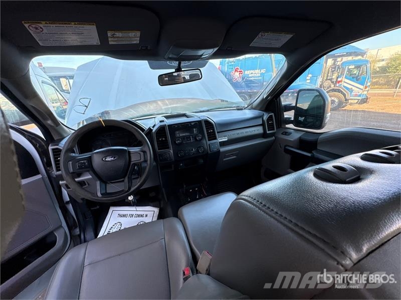 Ford F-250 XL 4x4 Crew Cab Pickup Citi