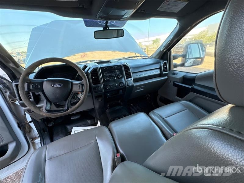 Ford F-250 XL 4x4 Crew Cab Pickup Citi