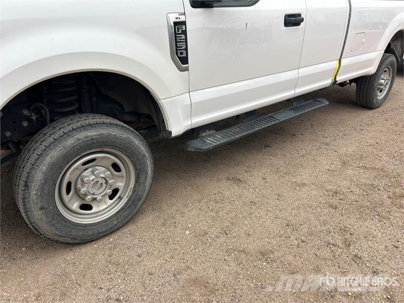 Ford F-250 XL 4x4 Extended Cab Pickup 其他