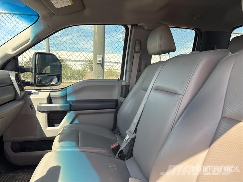 Ford F-250 XL 4x4 Extended Cab Pickup Andere Transporter