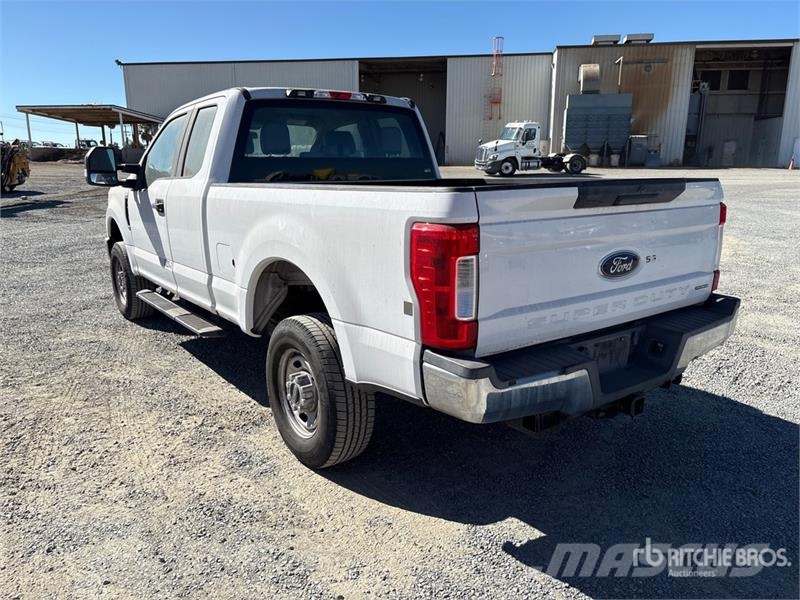 Ford F-250 XL 4x4 Extended Cab Pickup Other