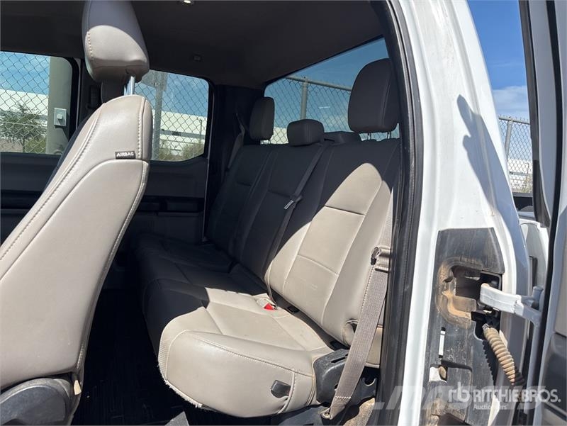 Ford F-250 XL 4x4 Extended Cab Pickup Andere Transporter