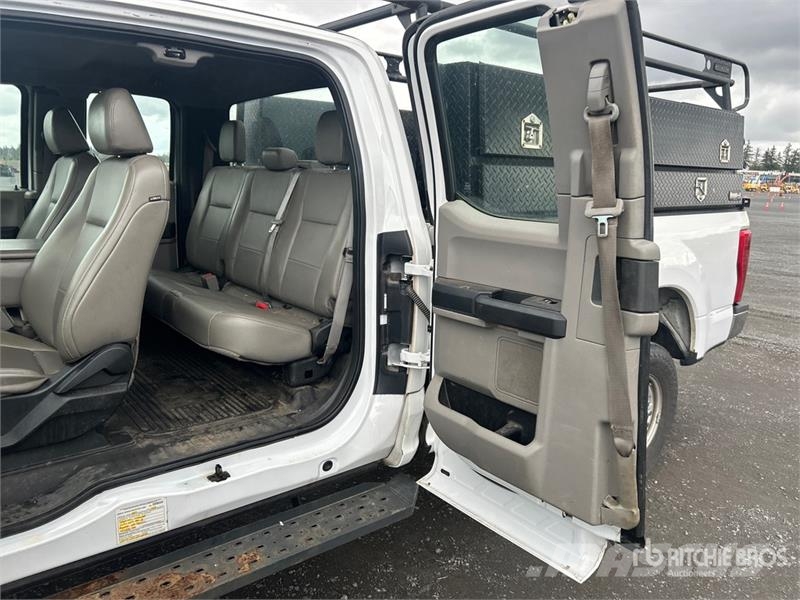 Ford F-250 XL 4x4 Extended Cab Pickup Ostalo