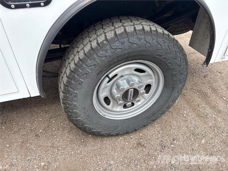 Ford F-250 XL 4x4 Extended Cab Utility Truck Utilitaire benne