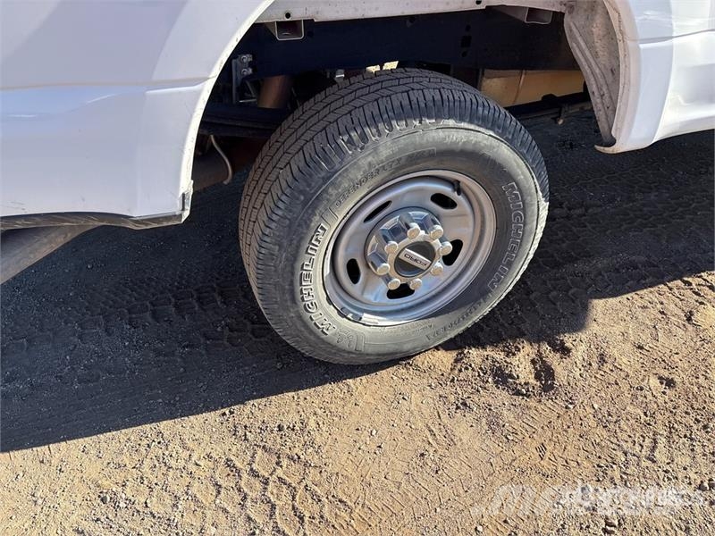 Ford F-250 XL 4x4 Extended Cab Pickup Ostalo