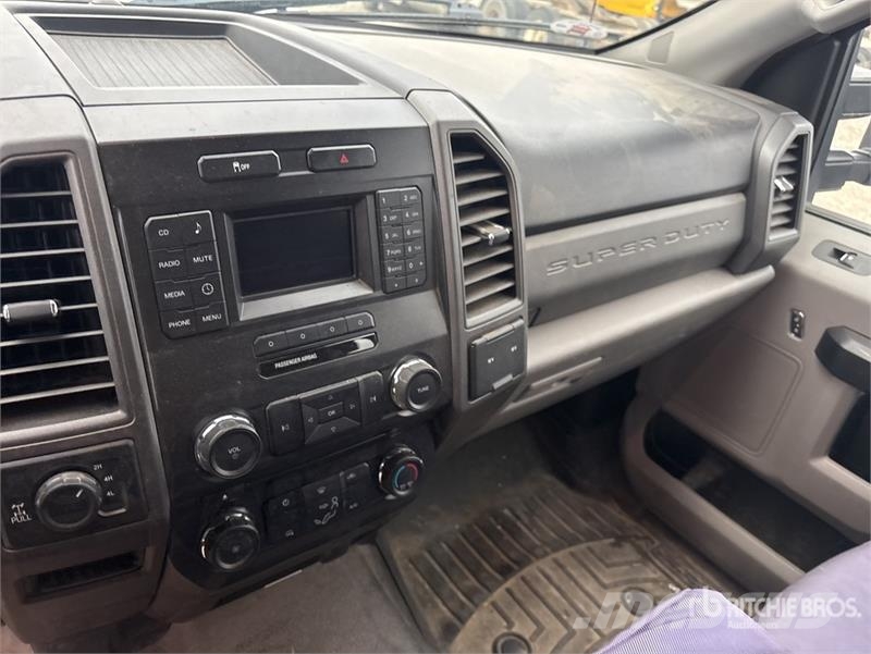 Ford F-250 XL 4x4 Extended Cab Pickup Drugi