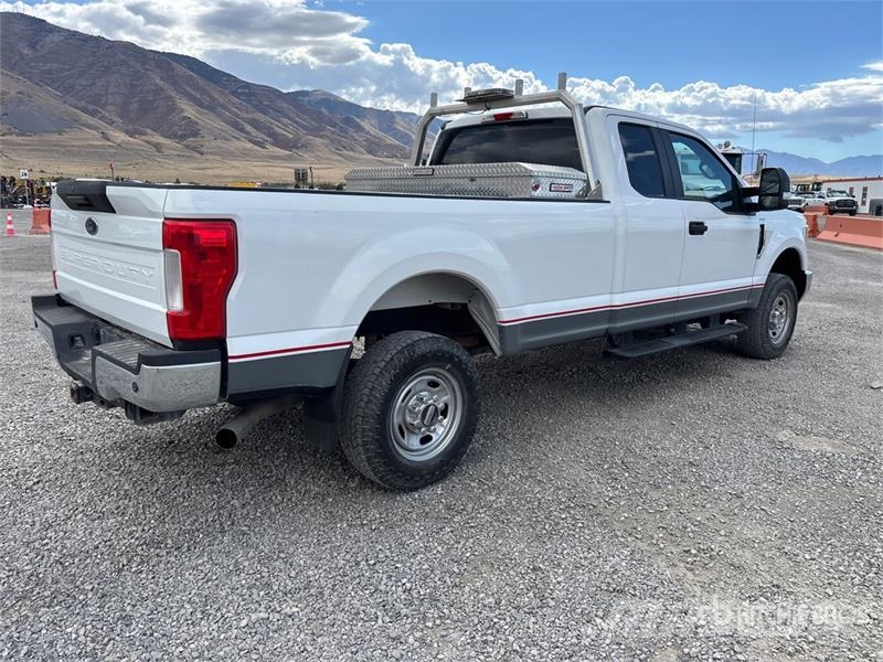 Ford F-250 XL 4x4 Extended Cab Pickup Ostalo