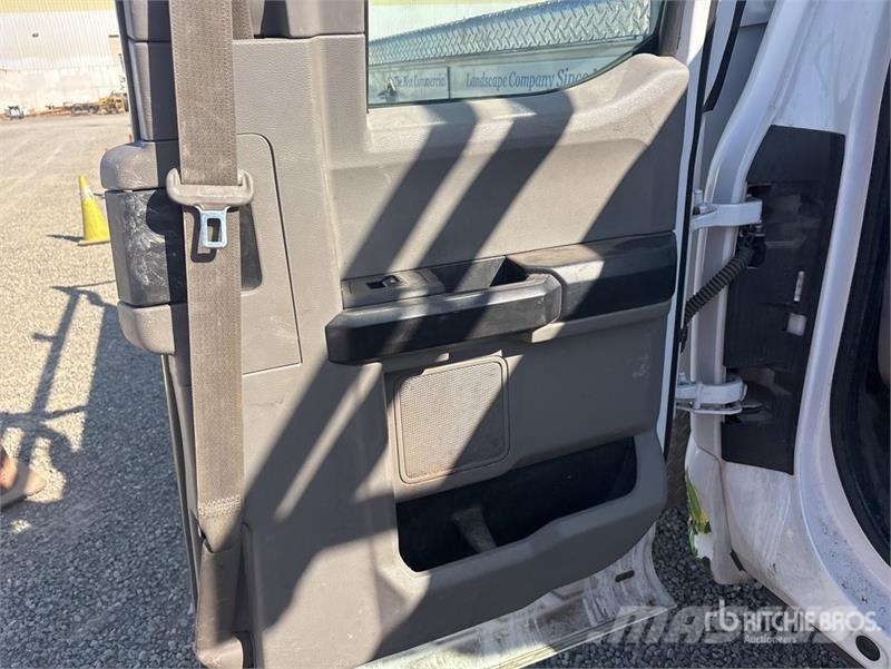 Ford F-250 XL 4x4 Extended Cab Pickup Ostalo