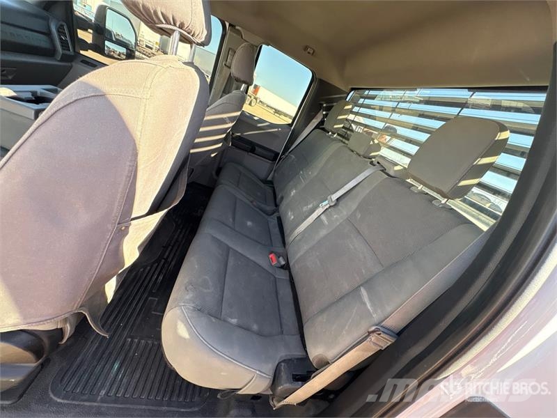 Ford F-250 XL 4x4 Extended Cab Pickup Ostalo