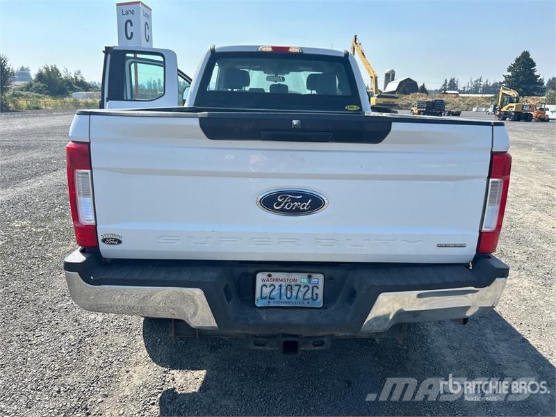 Ford F-250 XL 4x4 Extended Cab Pickup Other