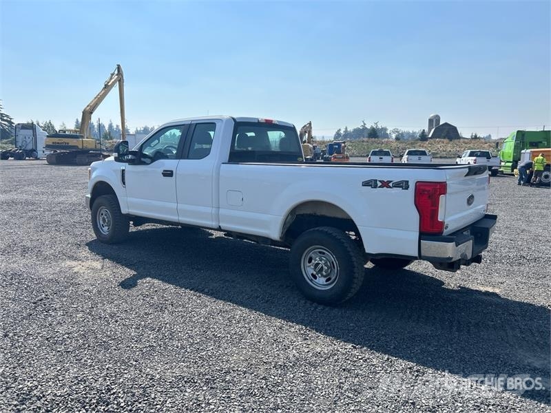 Ford F-250 XL 4x4 Extended Cab Pickup Other