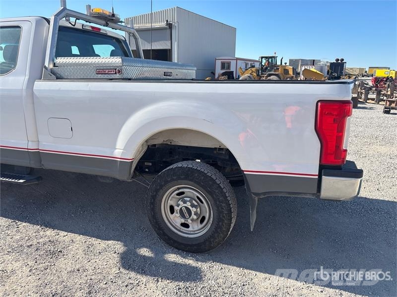 Ford F-250 XL 4x4 Extended Cab Pickup Anders
