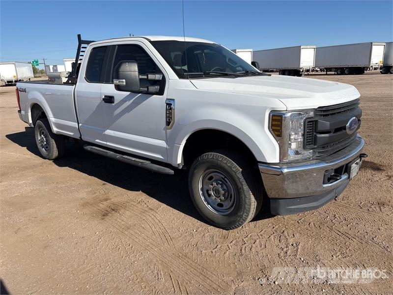 Ford F-250 XL 4x4 Extended Cab Pickup Ostalo