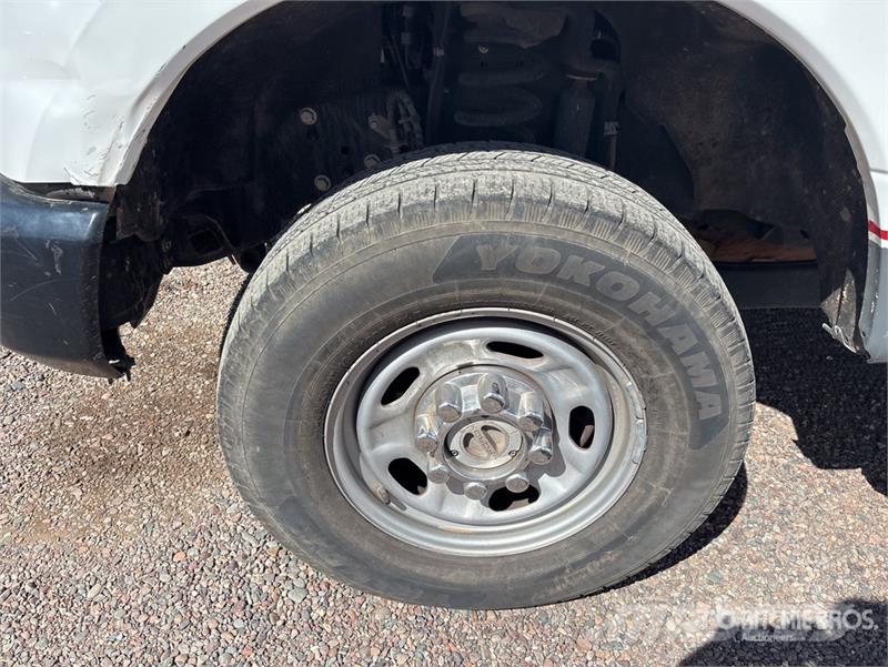 Ford F-250 XL 4x4 Extended Cab Pickup Andere Transporter