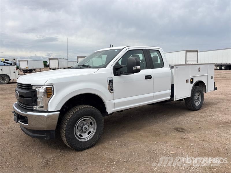 Ford F-250 XL 4x4 Extended Cab Utility Truck Utilitaire benne