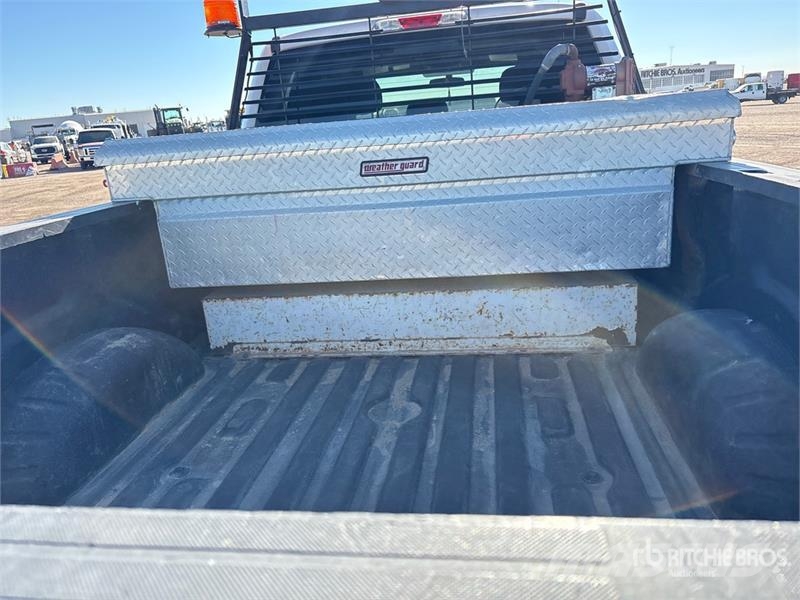 Ford F-250 XL 4x4 Extended Cab Pickup Ostalo