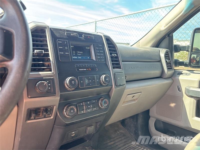 Ford F-250 XL 4x4 Extended Cab Pickup Andere Transporter
