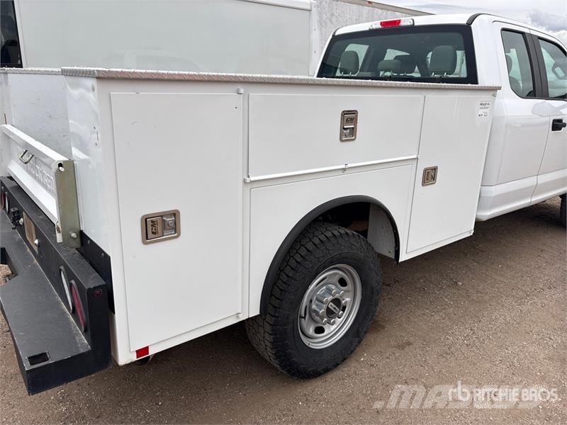 Ford F-250 XL 4x4 Extended Cab Utility Truck Utilitaire benne