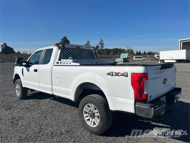 Ford F-250 XL 4x4 Extended Cab Pickup Прочие фургоны